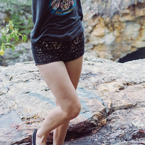 Spell Fleetwood Shorts - Picture 2 of 7